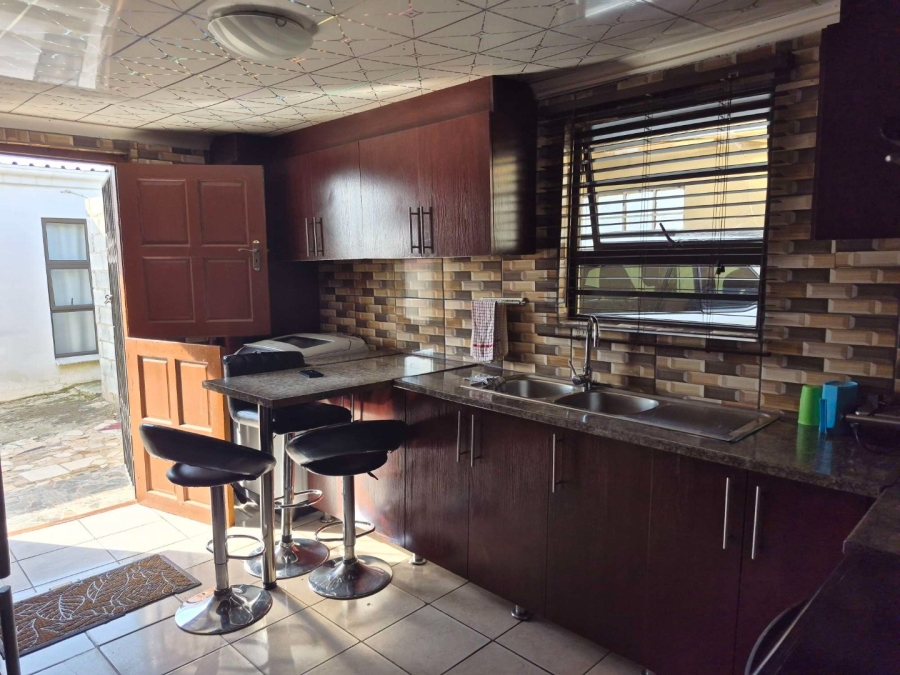 2 Bedroom Property for Sale in Kwazakhele Eastern Cape